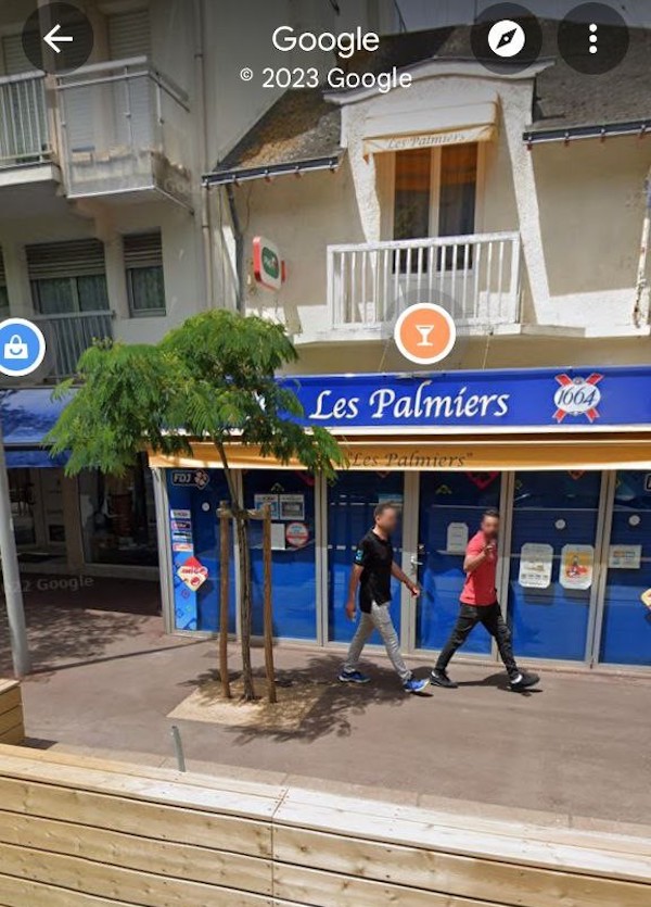 Saint-Malo : Laurence propose à ses clients d'offrir du chocolat au  personnel hospitalier